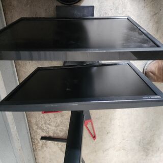 Used Monitors and Monitor Stands